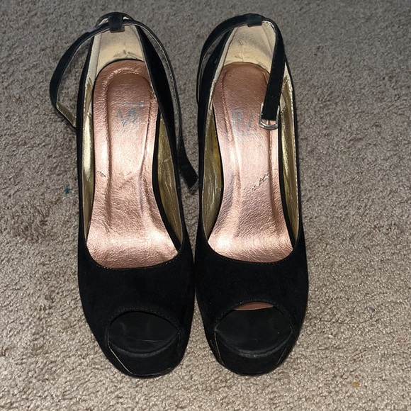 Unique Peep Toe Wedges - Picture 3 of 4